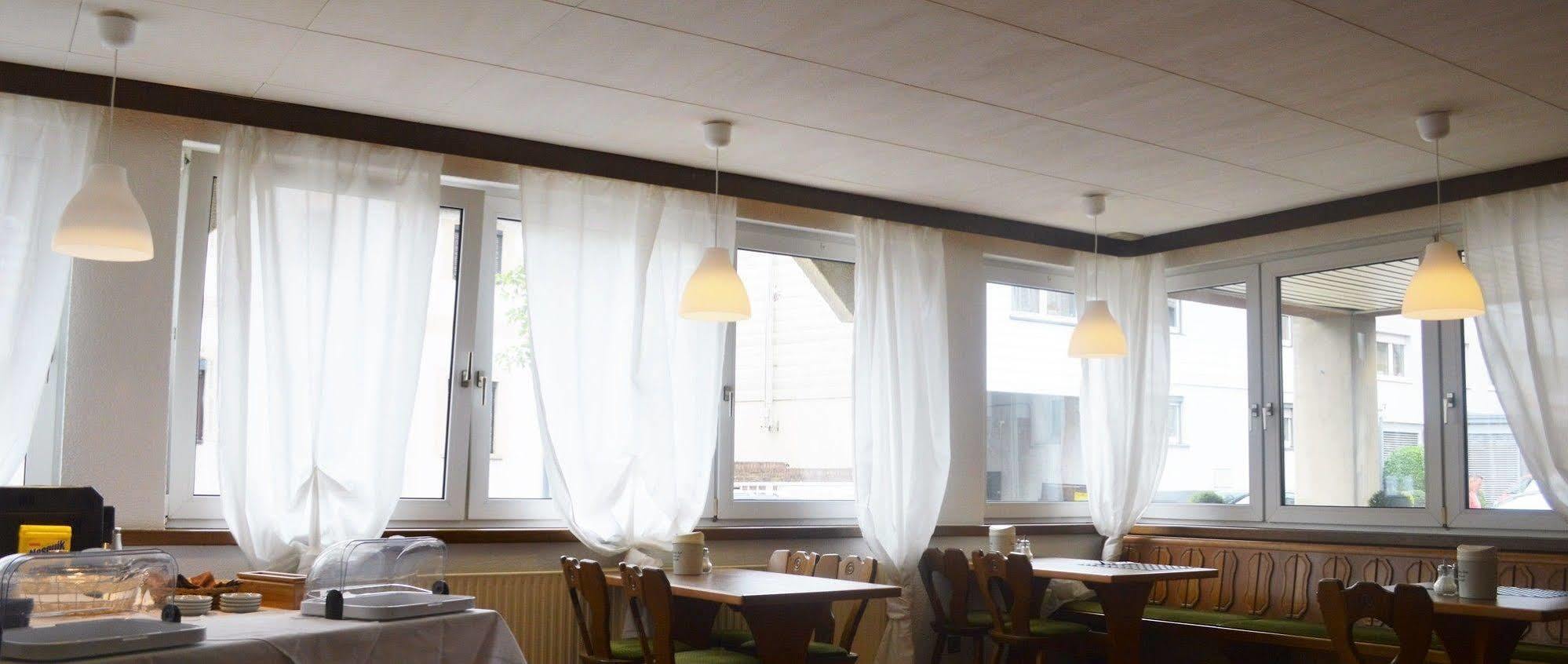 Hotel Zum Brunnen Steinbach im Taunus Extérieur photo